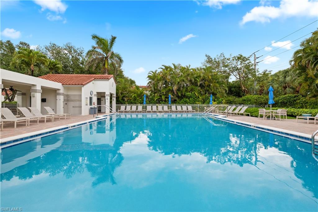 565 Beachwalk CIR T-102 photo 29
