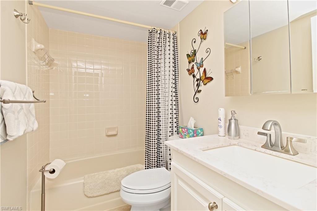 Guest bath with tub and shower
