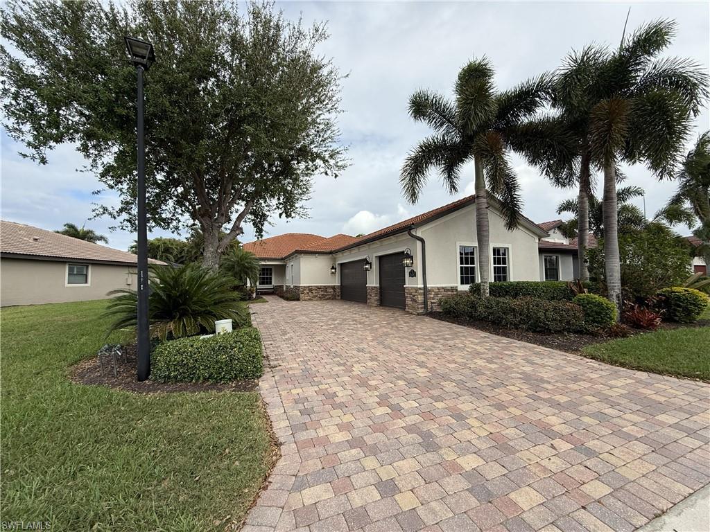 3 Car Garage, pavers