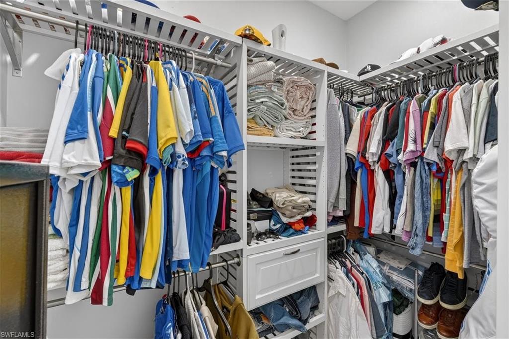 Walk-in California Closets