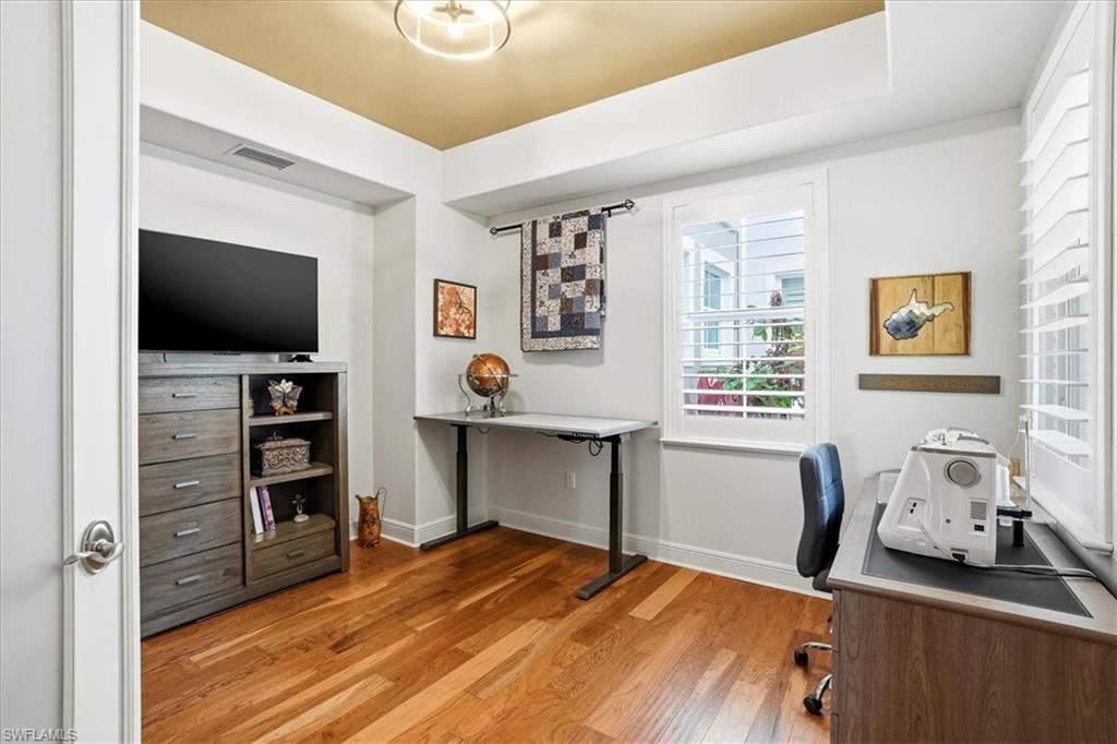 Flex room - Dining room, office or den with hardwood floors