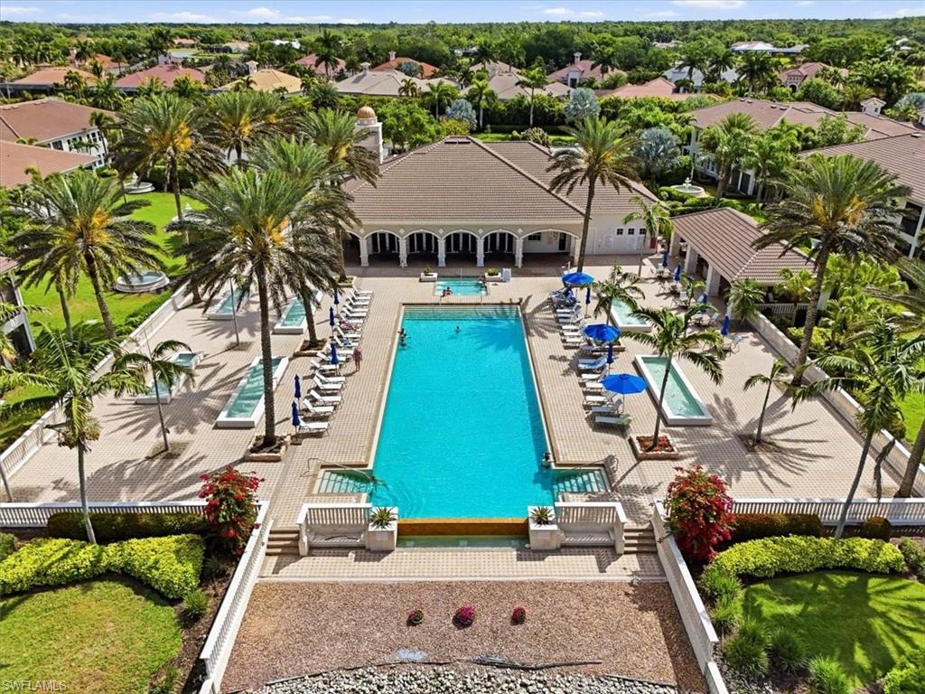 Community pool & clubhouse