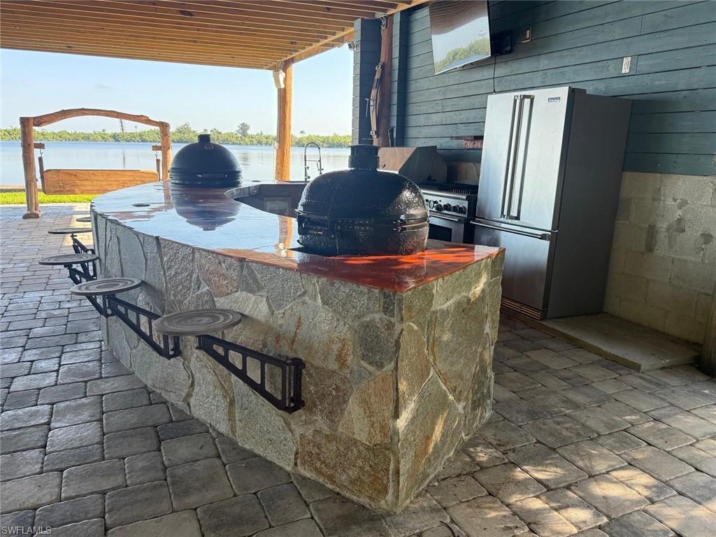 Outdoor kitchen