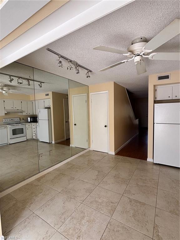 296 4th AVE S 296 photo 6