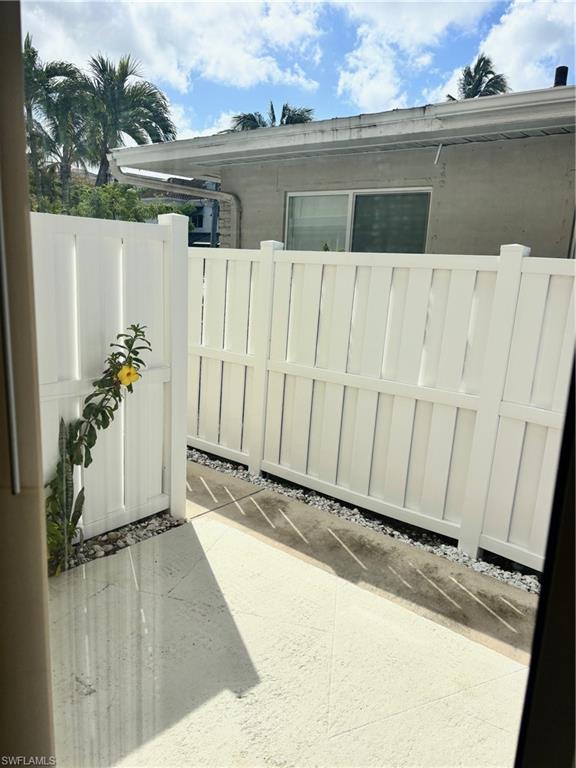 296 4th AVE S 296 photo 18