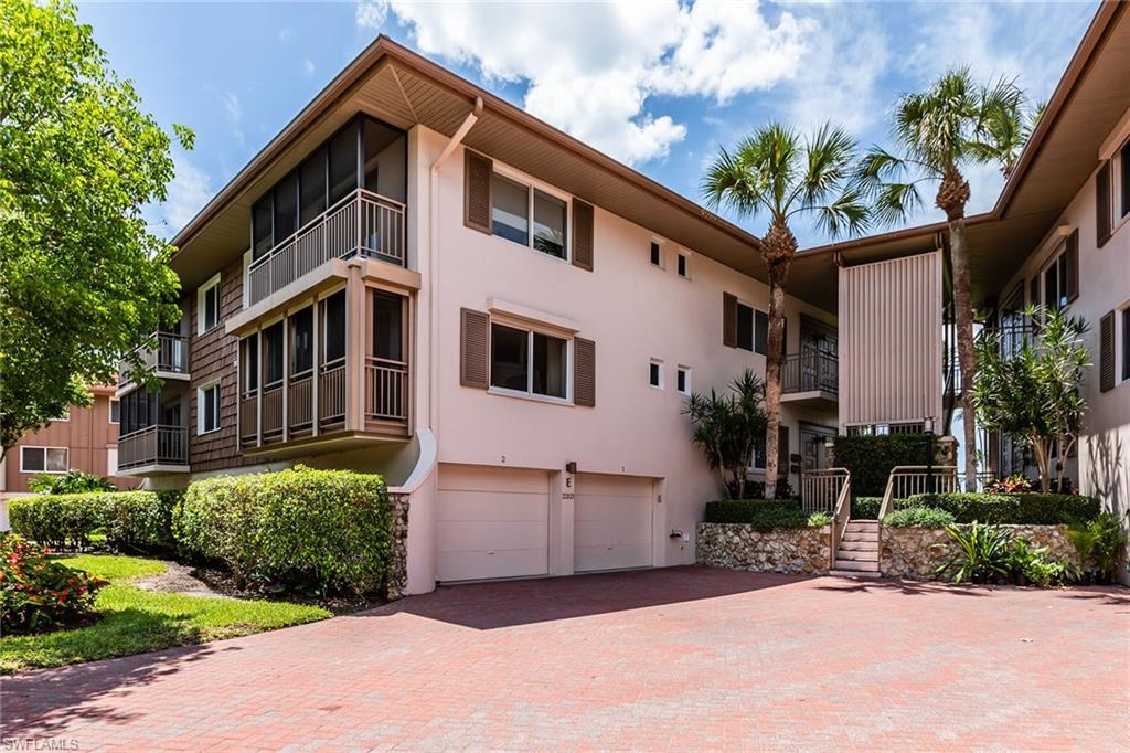 2203 Gulf Shore BLVD N E1 photo 14