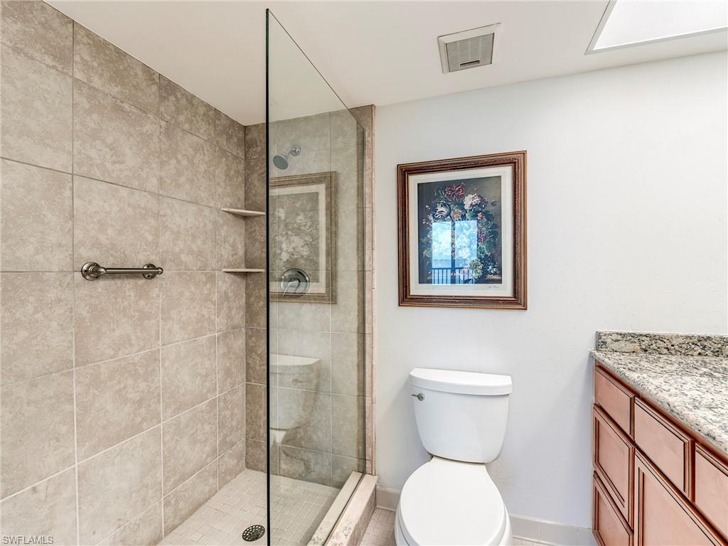 MAIN BATHROOM AND SHOWER