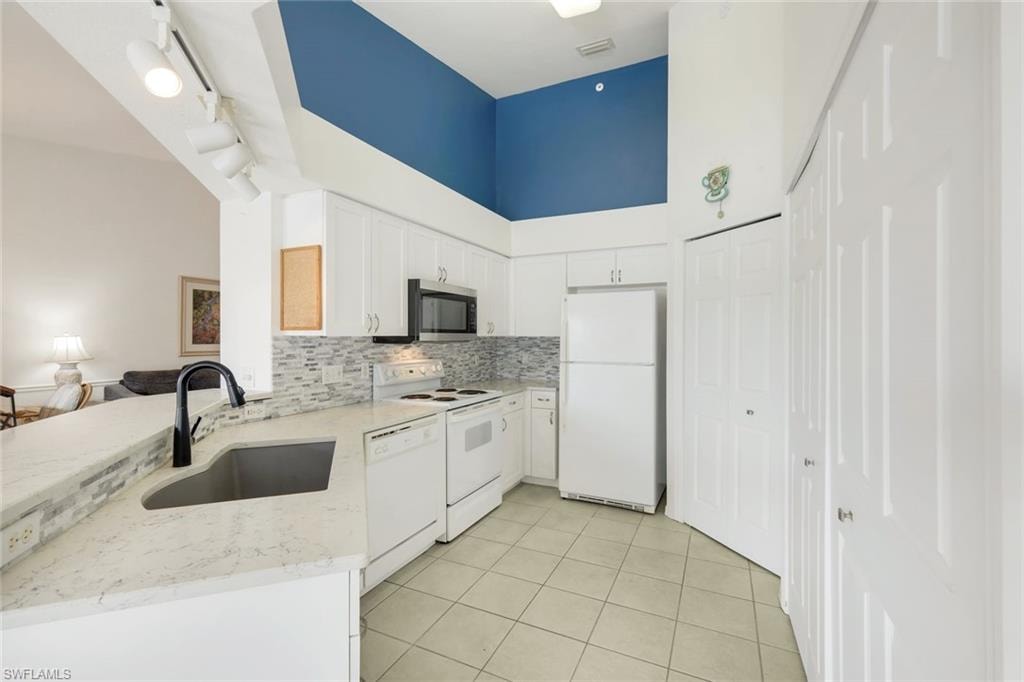 28851 Bermuda Lago CT 304 photo 9