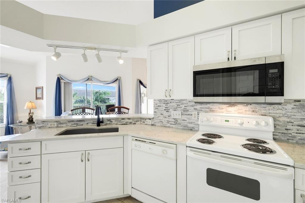 28851 Bermuda Lago CT 304 photo 10