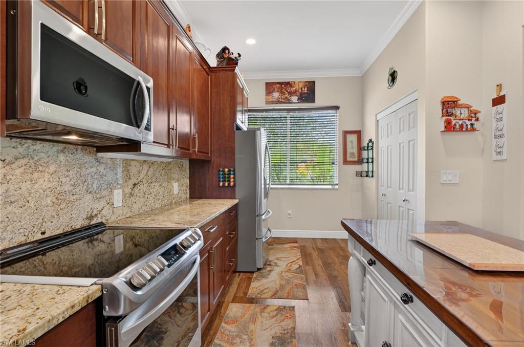 2522 Dora CT photo 9