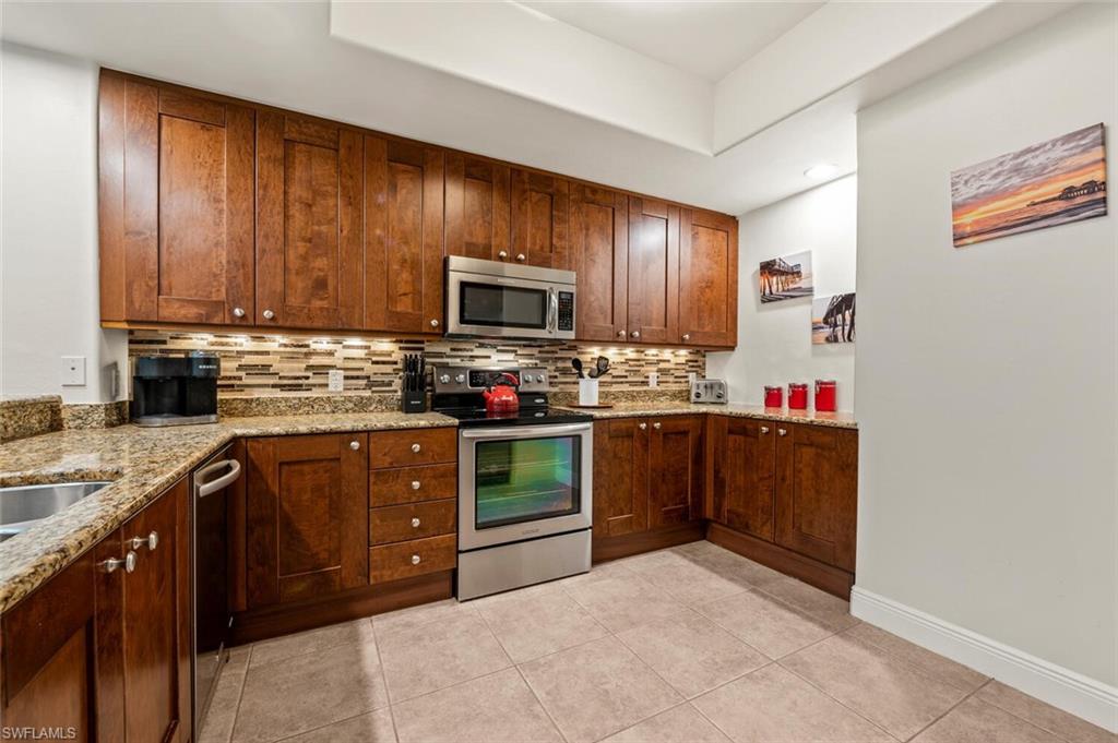 Gourmet kitchen