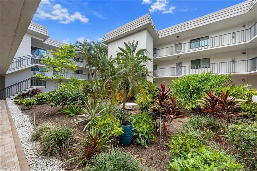 788 Park Shore DR D30 photo 22