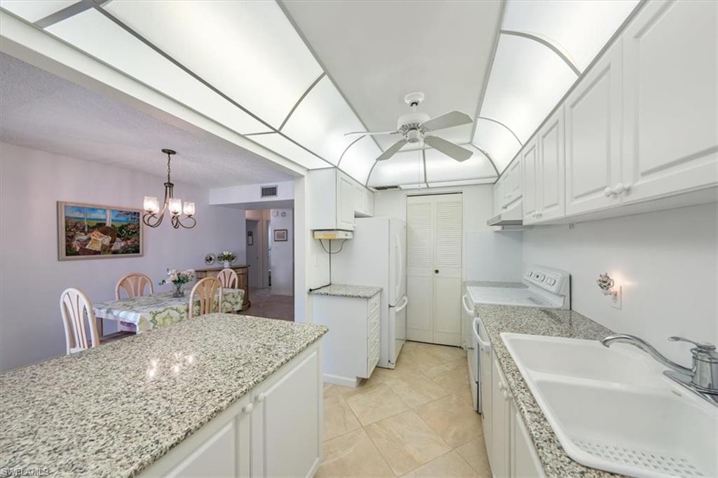 788 Park Shore DR D30 photo 9