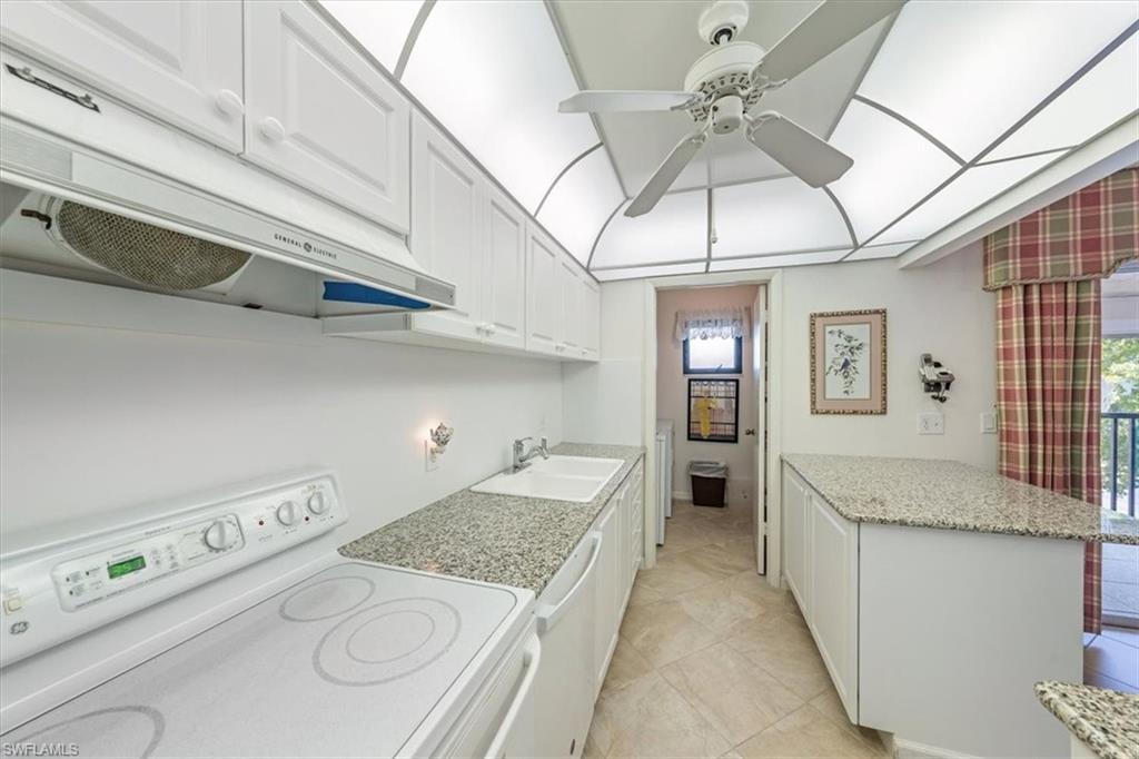 788 Park Shore DR D30 photo 10