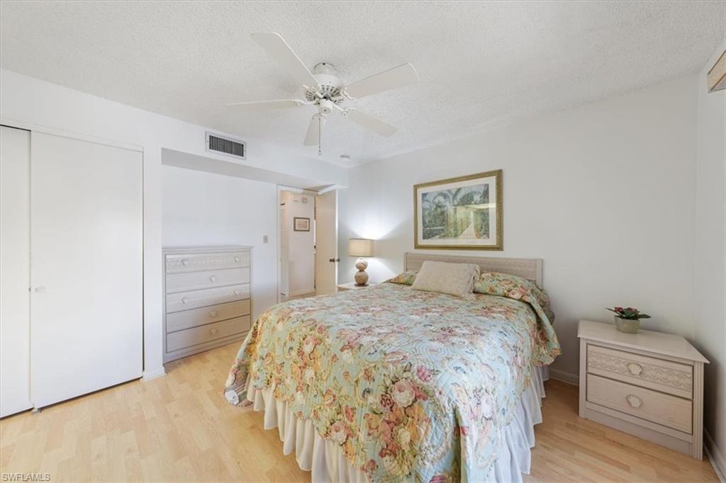 788 Park Shore DR D30 photo 14