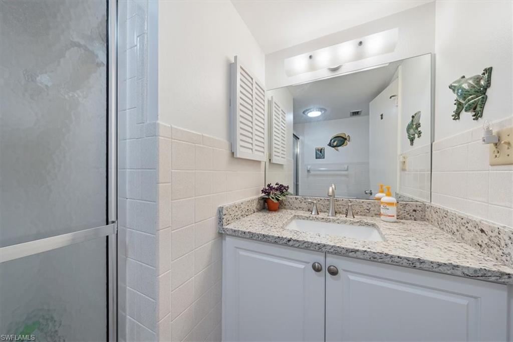 788 Park Shore DR D30 photo 18