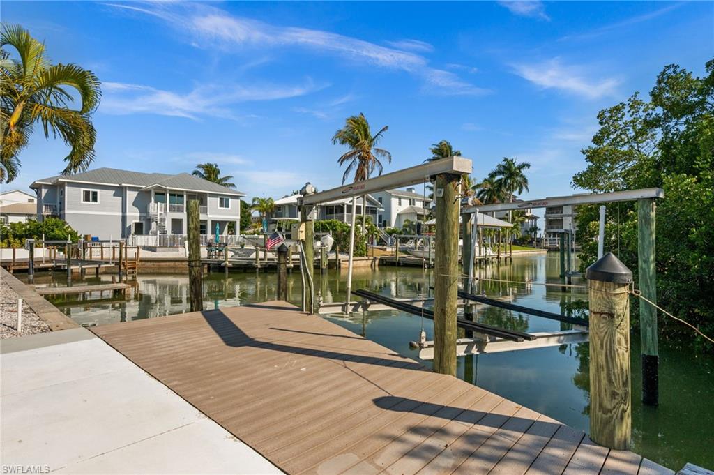 8324 Lagoon RD