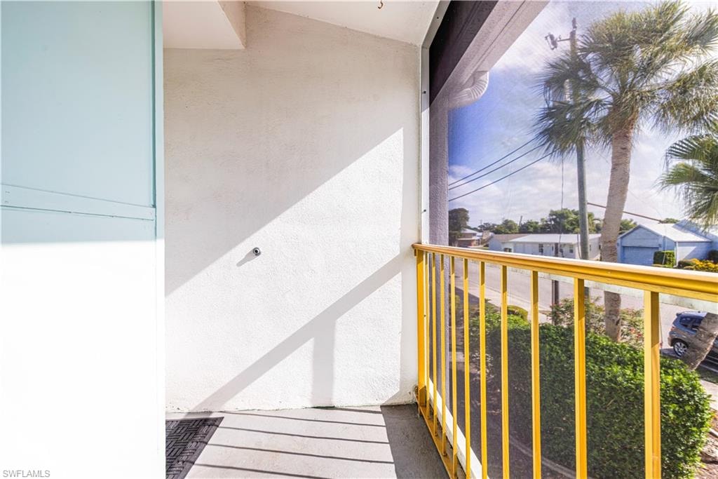 Front unit balcony