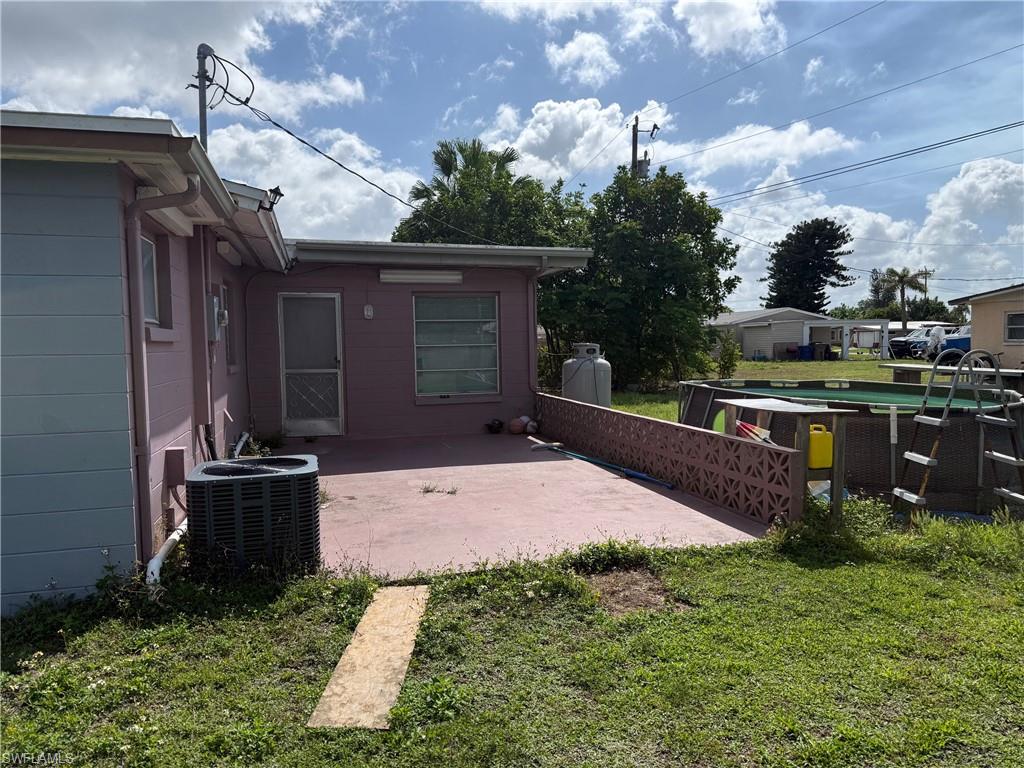 212 Davis RD photo 17