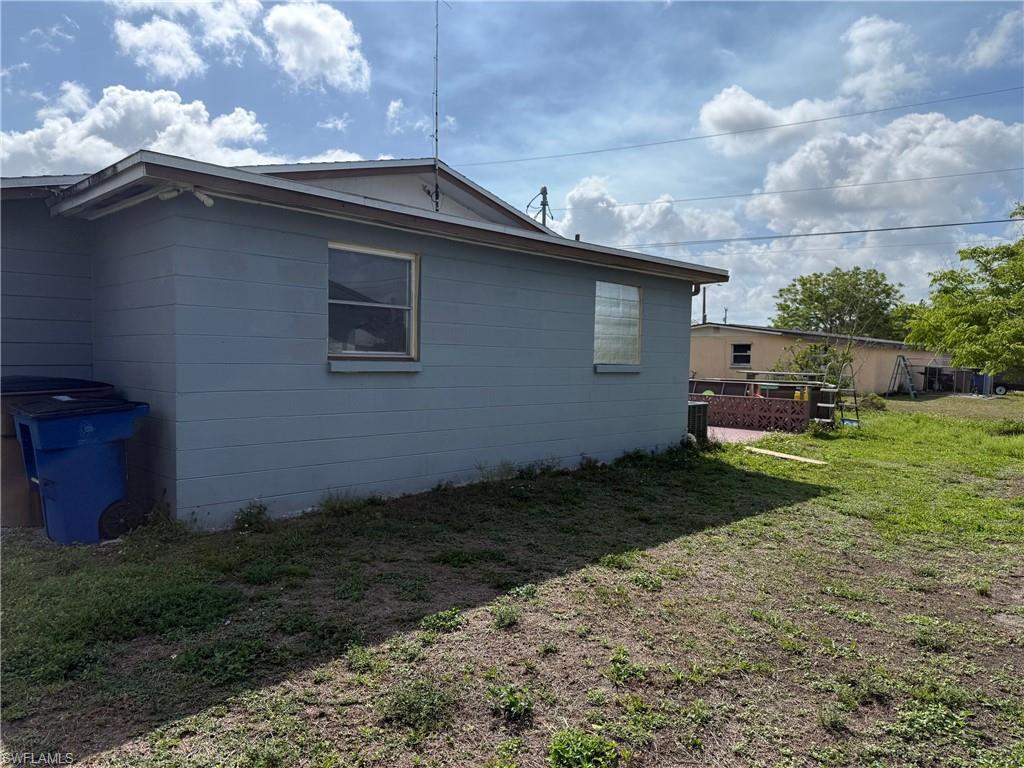 212 Davis RD photo 16