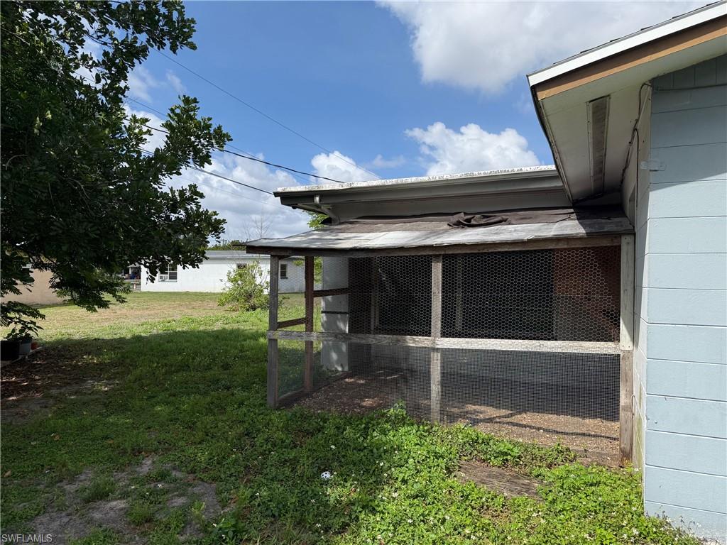 212 Davis RD