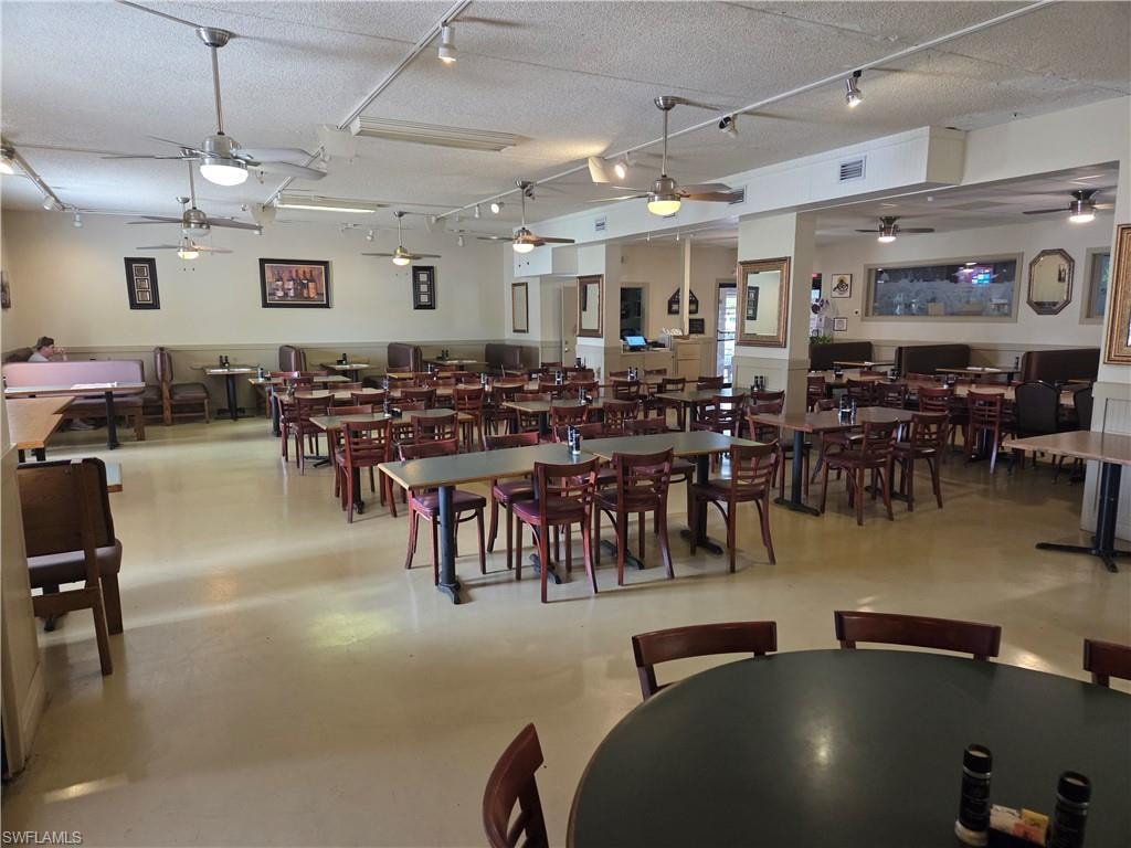 AREA OF DINING