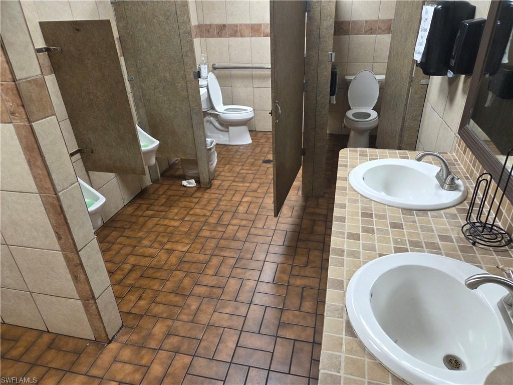 MENS REST  ROOM