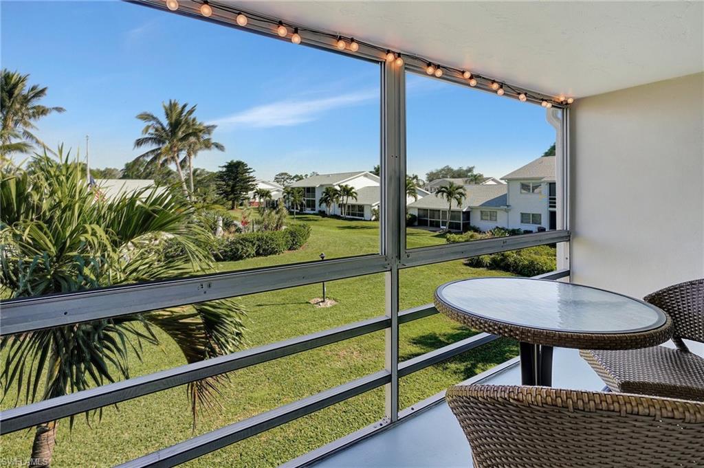 Ambient lighting is dimmable and adds a sense of luxury to dining al fresco. THIS IS THE BEST VIEW @ this PRICE POINT!