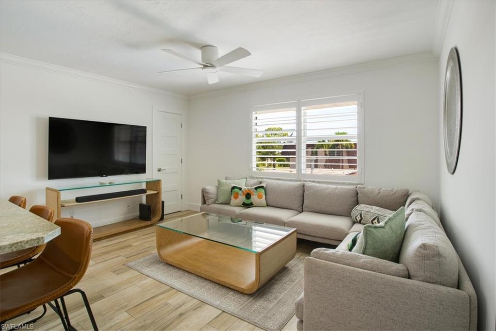 457 Tallwood ST 305 photo 6