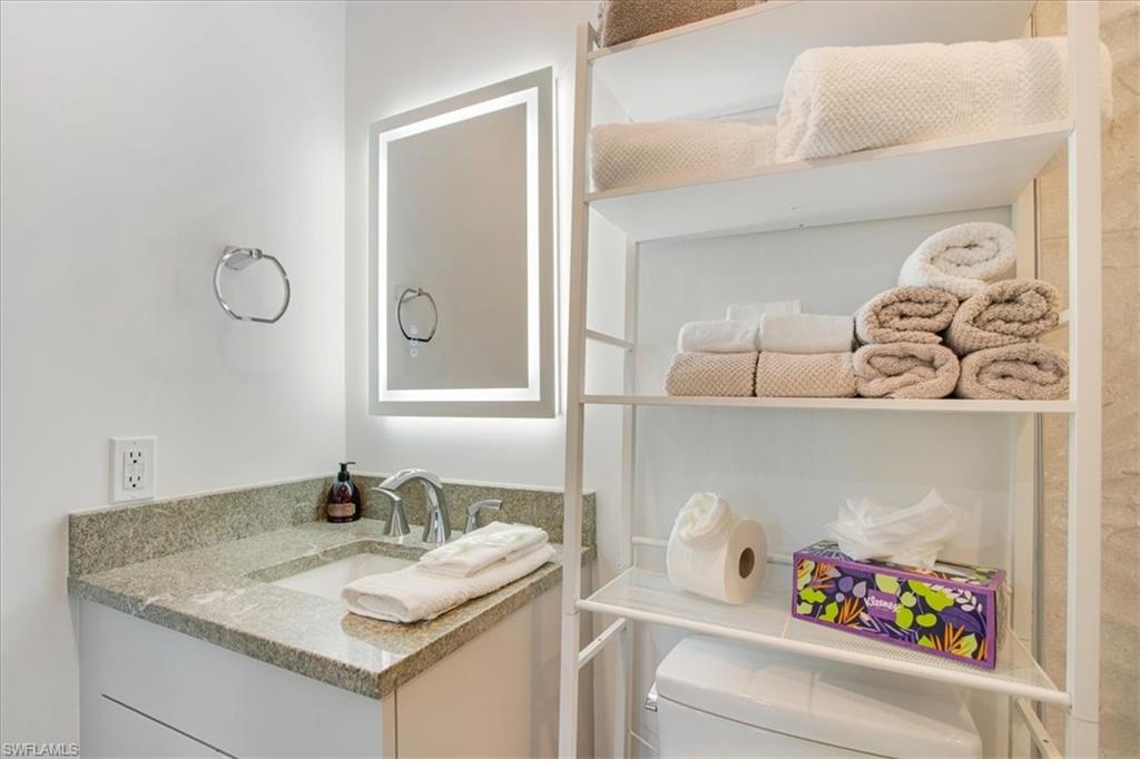 457 Tallwood ST 305 photo 8