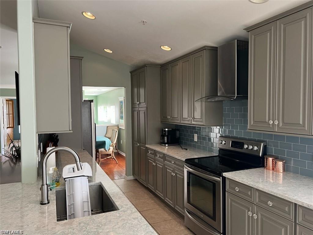 1405 Tiffany LN 1408 photo 14