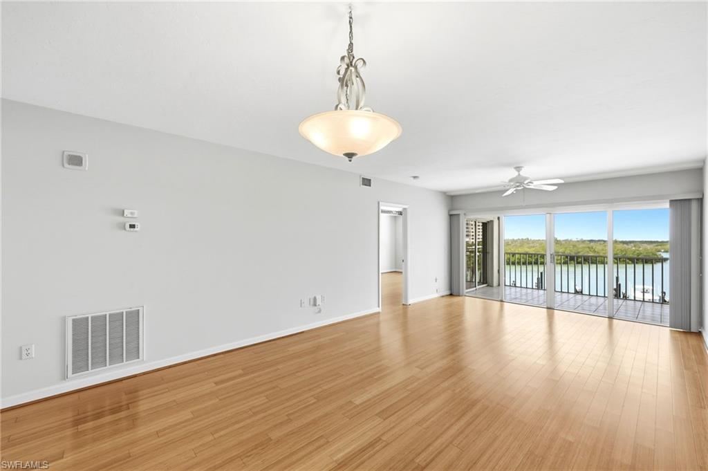13105 Vanderbilt DR 407 photo 8