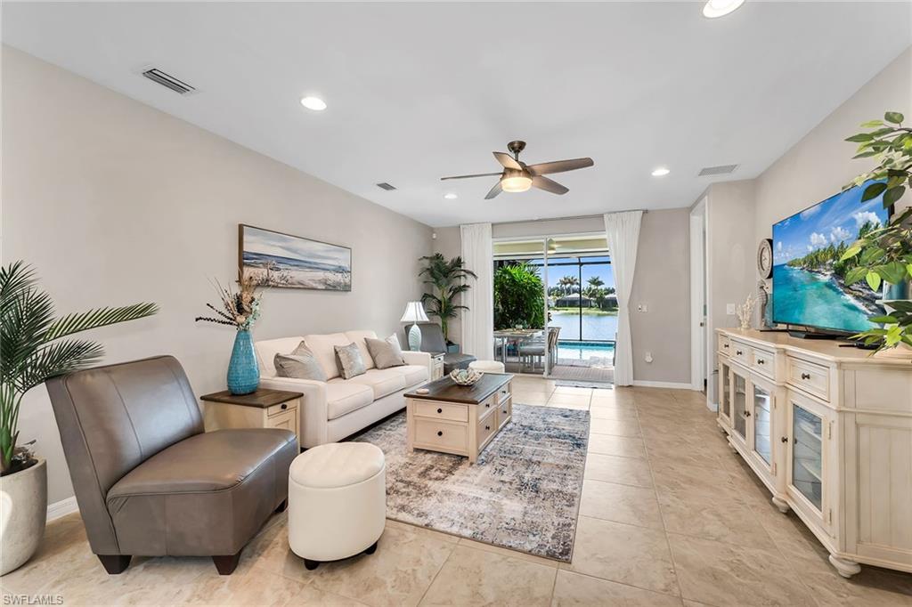 14815 Edgewater CIR