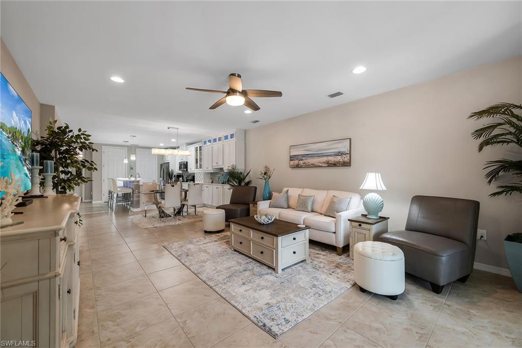 14815 Edgewater CIR