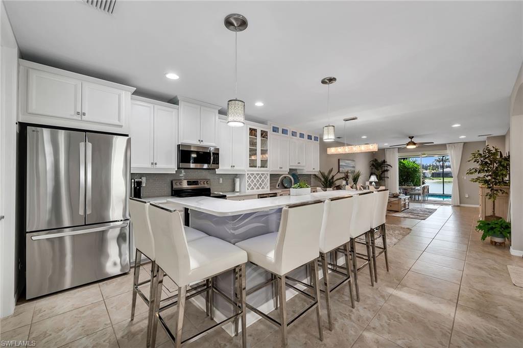 14815 Edgewater CIR photo 9