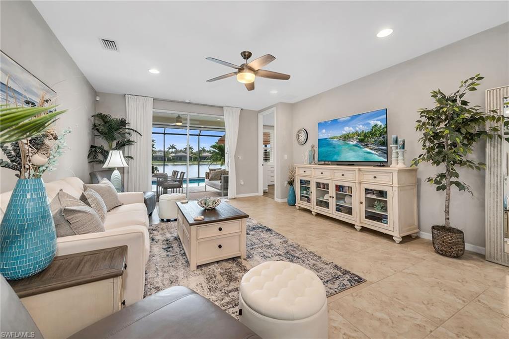 14815 Edgewater CIR