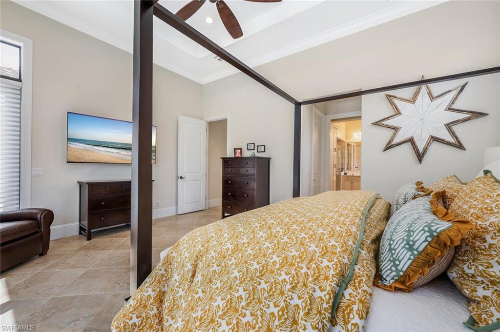 Primary Bedroom/King Bed