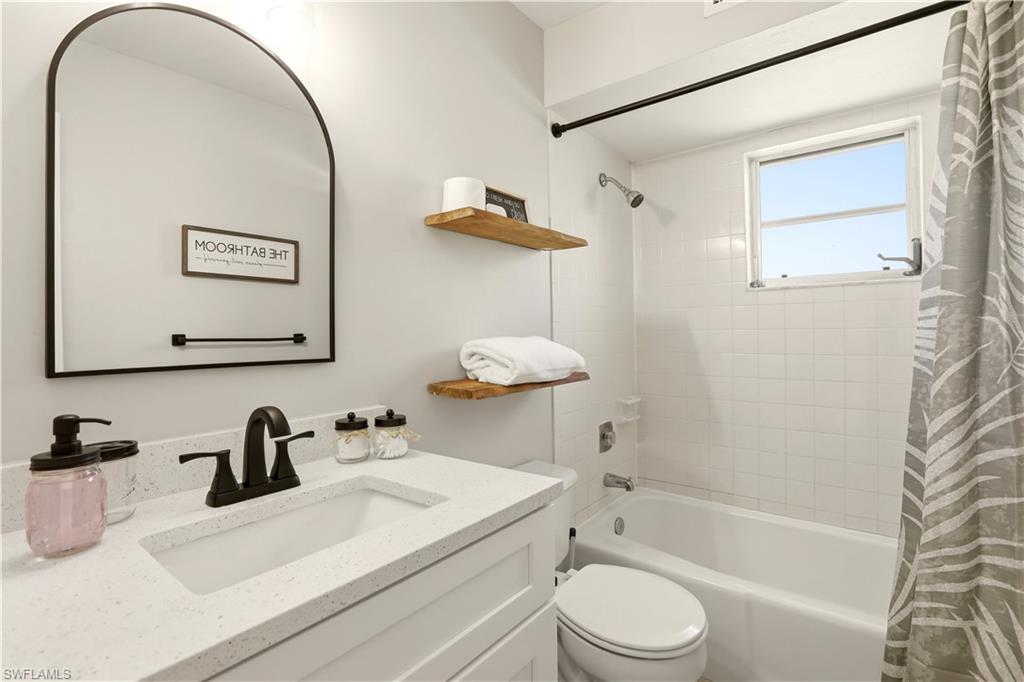 Hall Bath Tub/Shower Combo