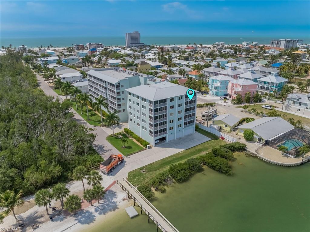 Direct Bayfront Condo with views across the Bay and only a block to the beach!