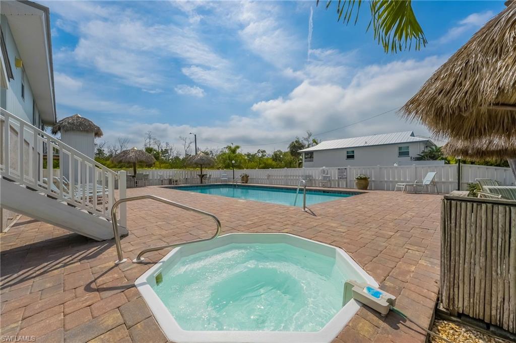 Hot tub to relax and enjoy!