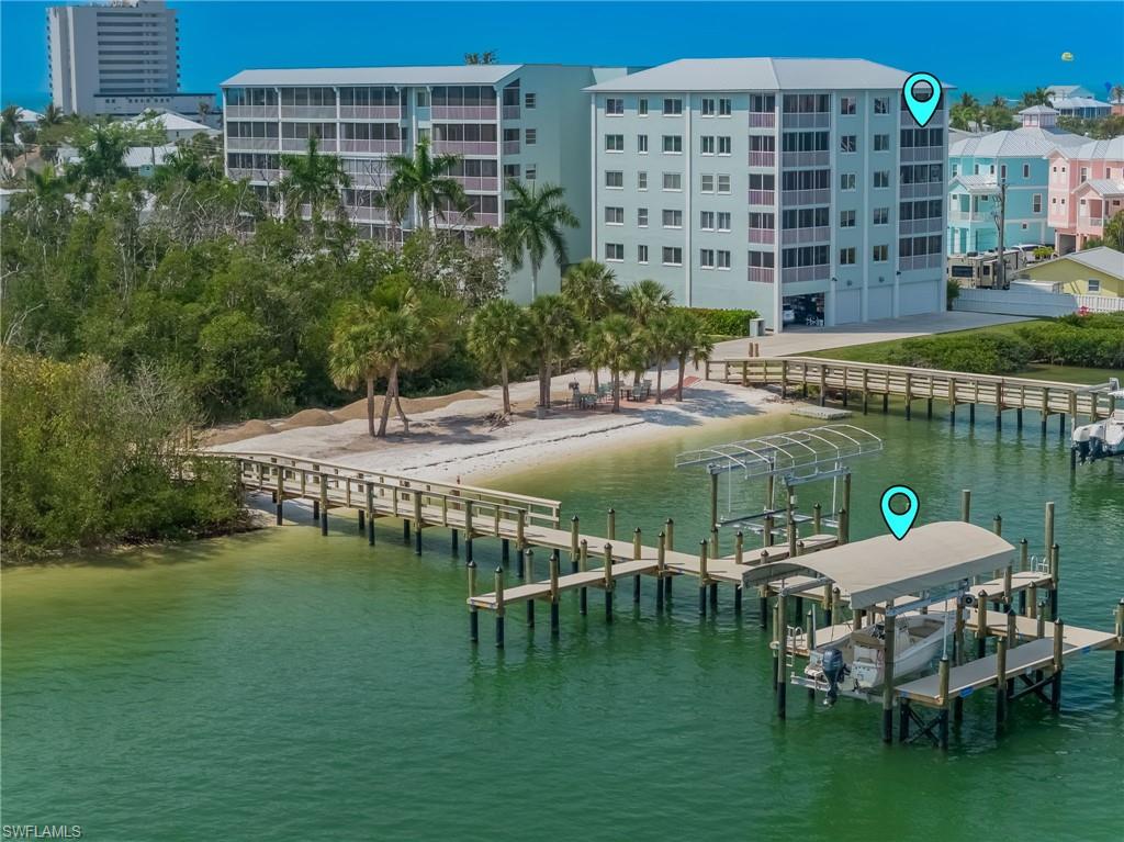 Beautiful beach area between the two docks