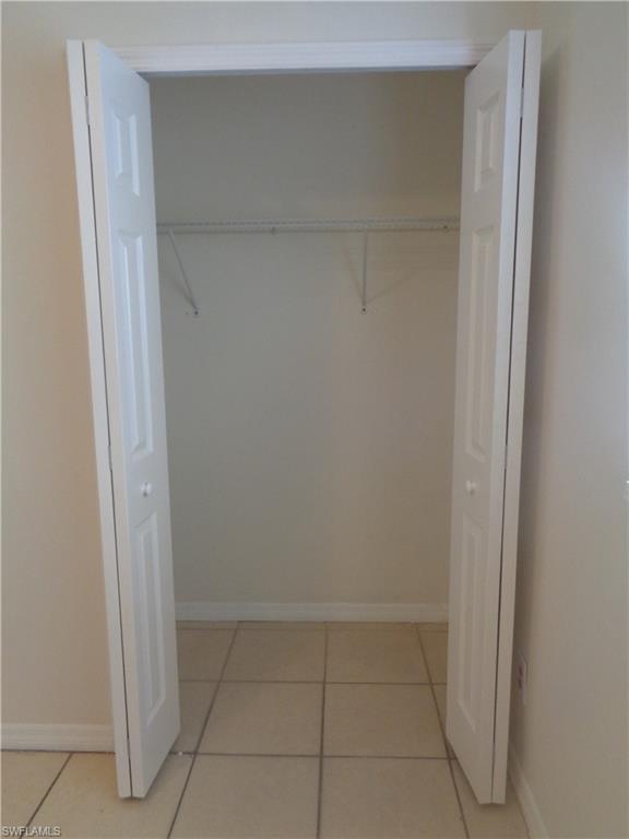 Guest bedroom 1 closet