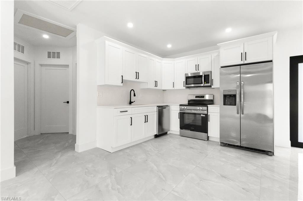 1137 Essex ST E photo 7