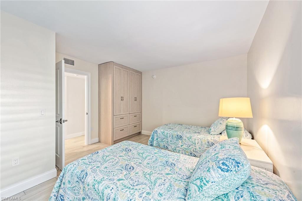 2850 Gulf Shore BLVD N 102 photo 17