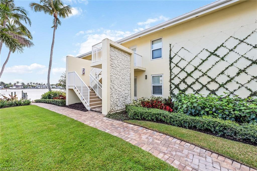 2850 Gulf Shore BLVD N 102 photo 20