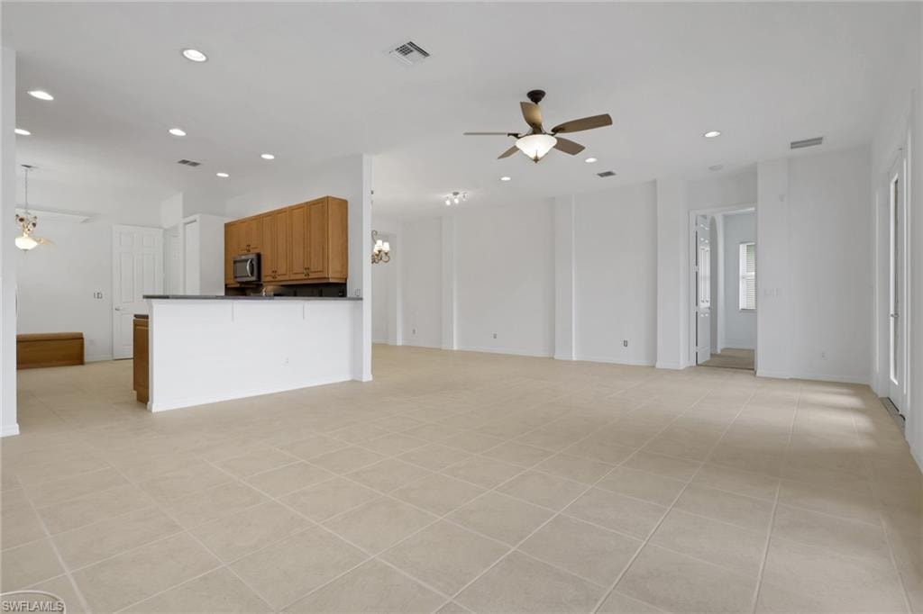 9404 Springview LOOP photo 7
