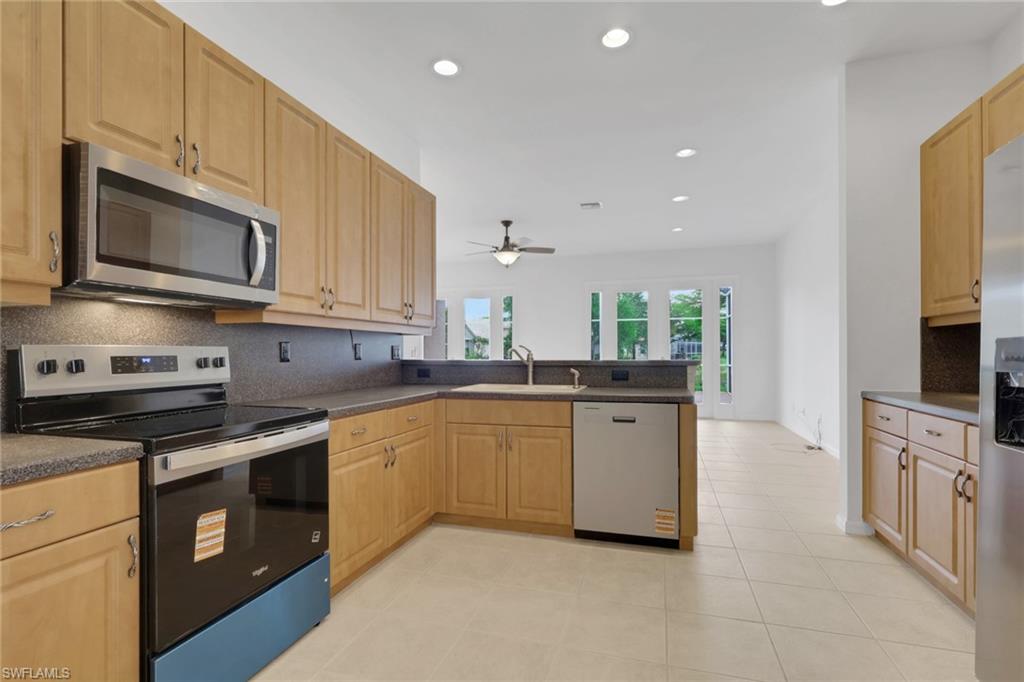 9404 Springview LOOP photo 9