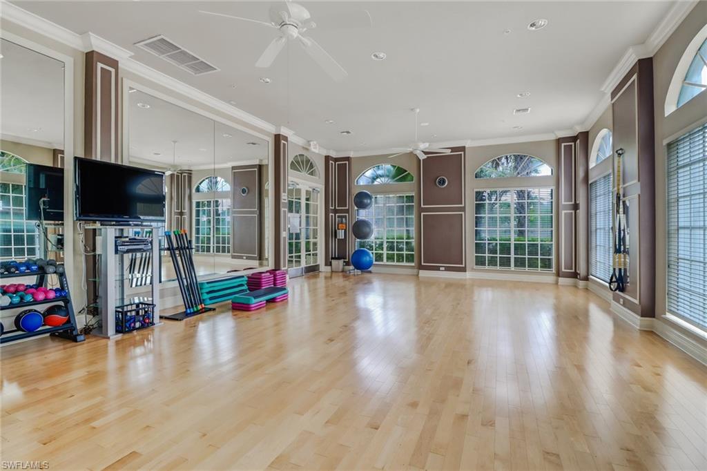 9404 Springview LOOP photo 44