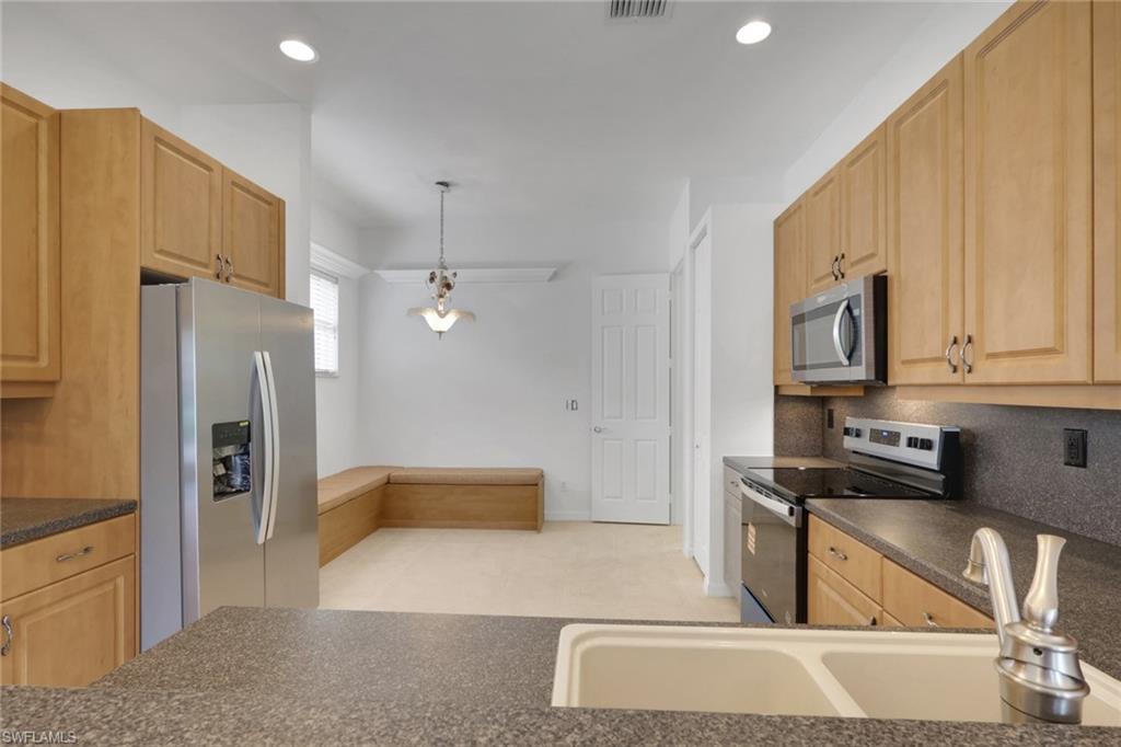 9404 Springview LOOP photo 8