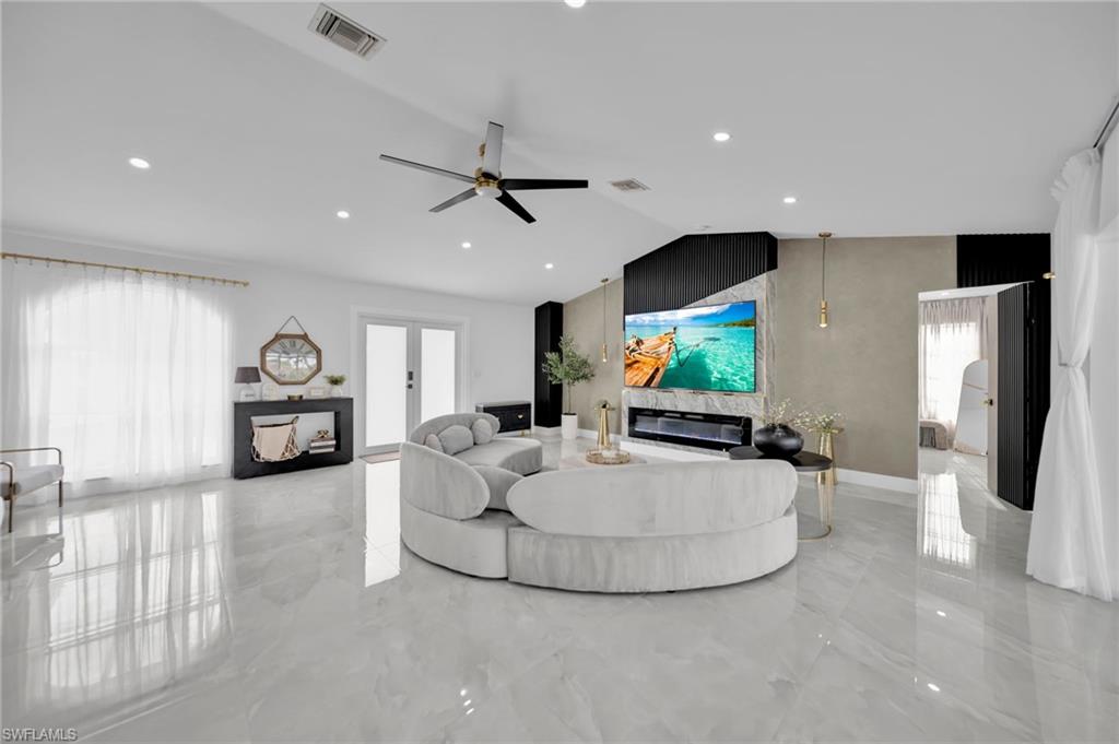 145 SE 17th ST